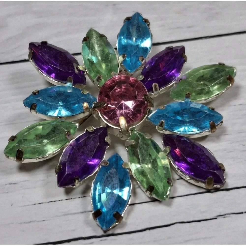 Lot Of 17 Pieces Of Costume Jewelry Evil Eye Dragonfly Brooches Butterfly Heart